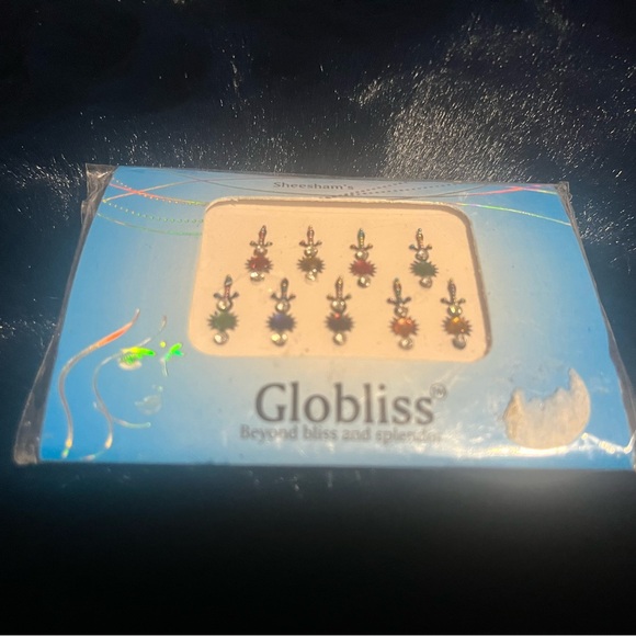 Designer Bindi - Picture 3 of 4